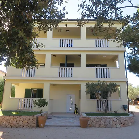 Apartment Mara *